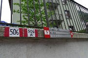 05 Seguire le indicazioni per i sentieri 506 - 506A